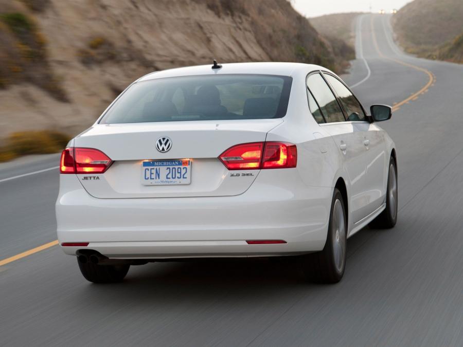  Volkswagen Jetta 2010 года  (US) (фото 10 из 52)